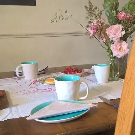 Frühstückspension Maison Et Jardin Talinou Montastruc (Hautes-Pyrenees)
